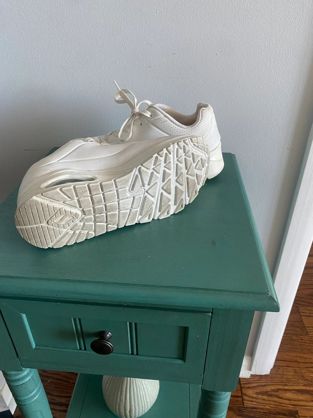 White Skechers Los Angeles sneakers - photo 2