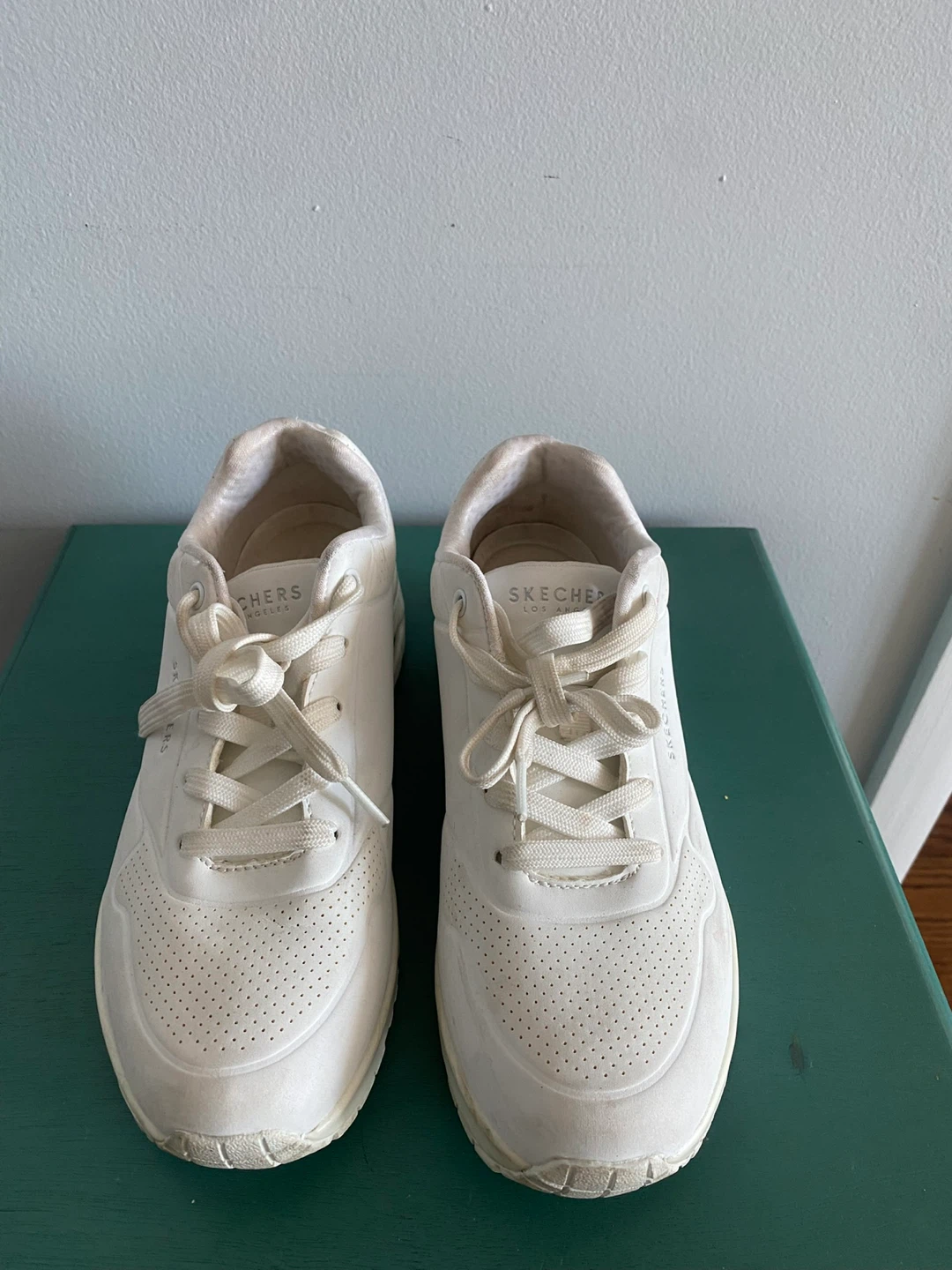 White Skechers Los Angeles sneakers - photo 4