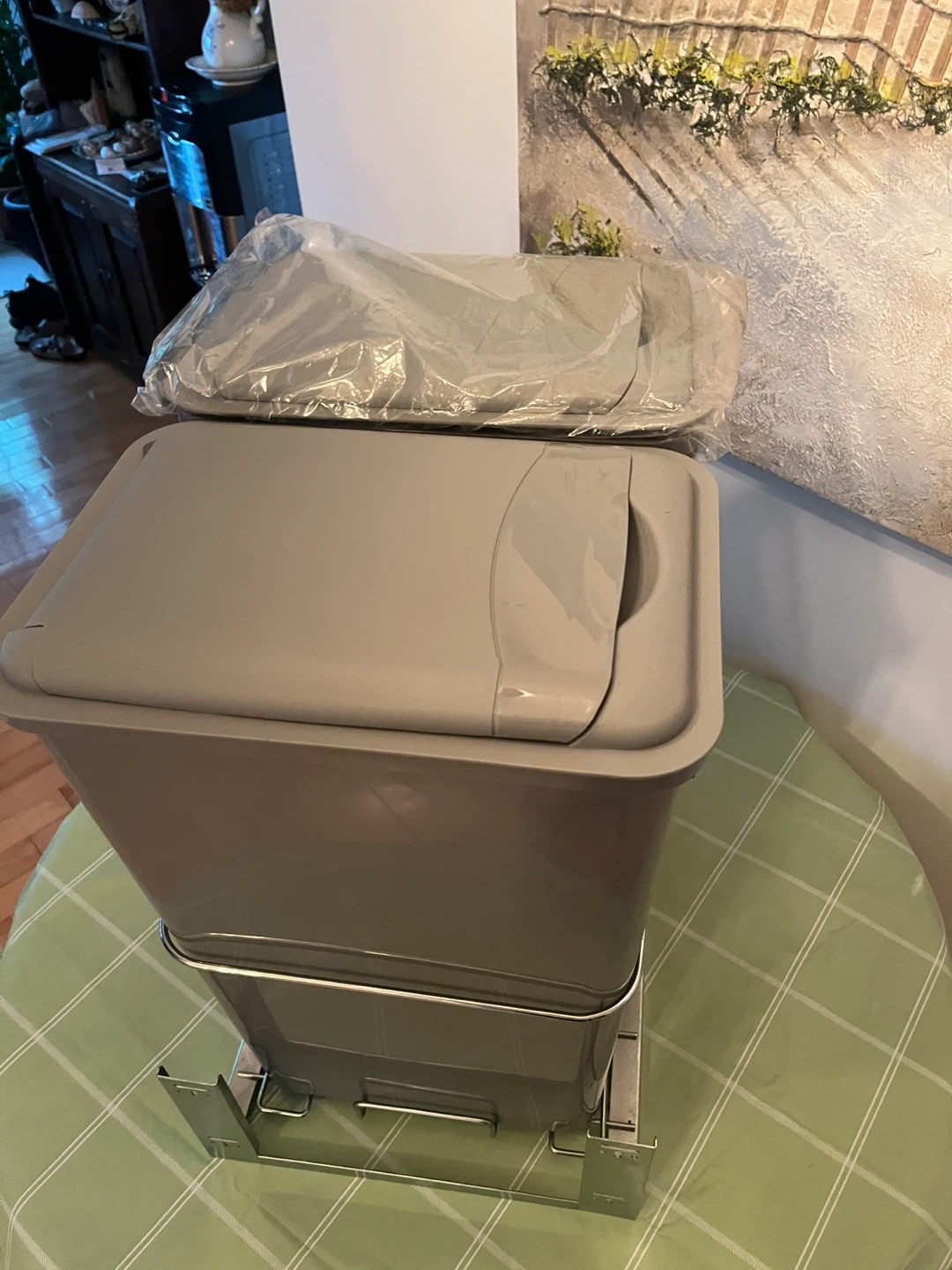 VEVOR 2-Bin Pull-Out Kitchen Trash Can - photo 3