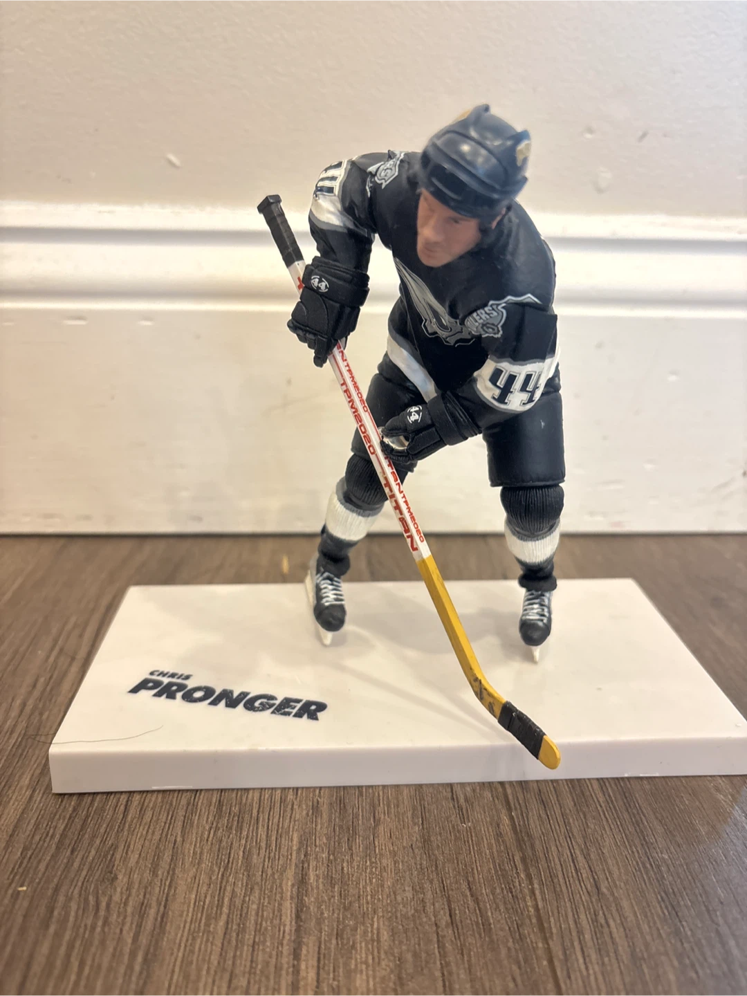 Chris Pronger Los Angeles Kings Hockey Figurine