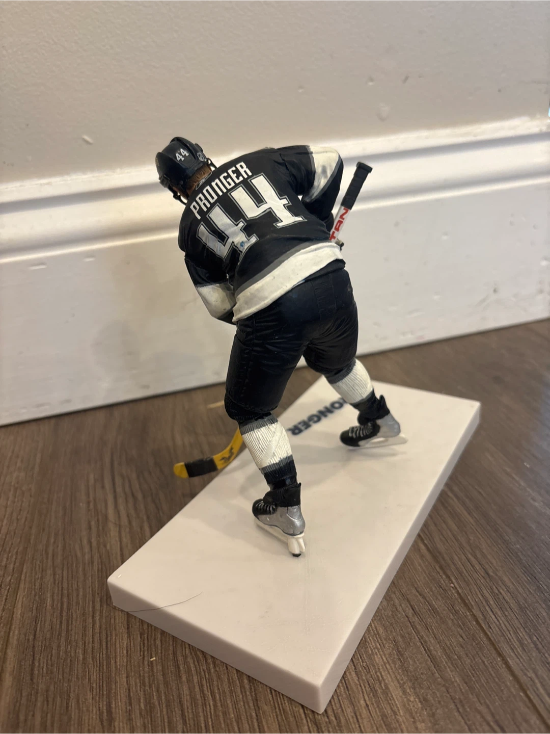 Chris Pronger Los Angeles Kings Hockey Figurine - photo 2