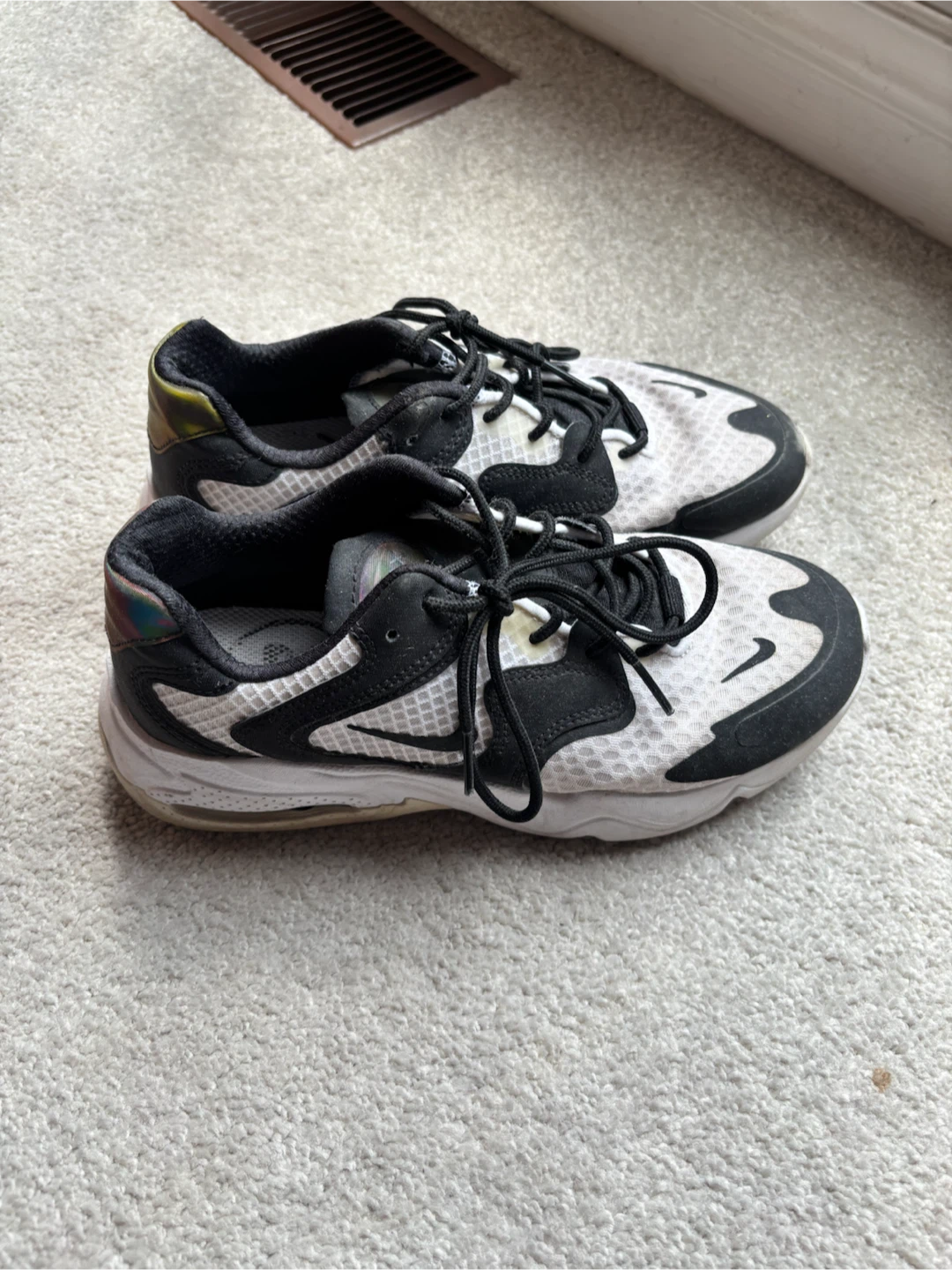 Nike Air Max Black & White Size 7 - photo 2