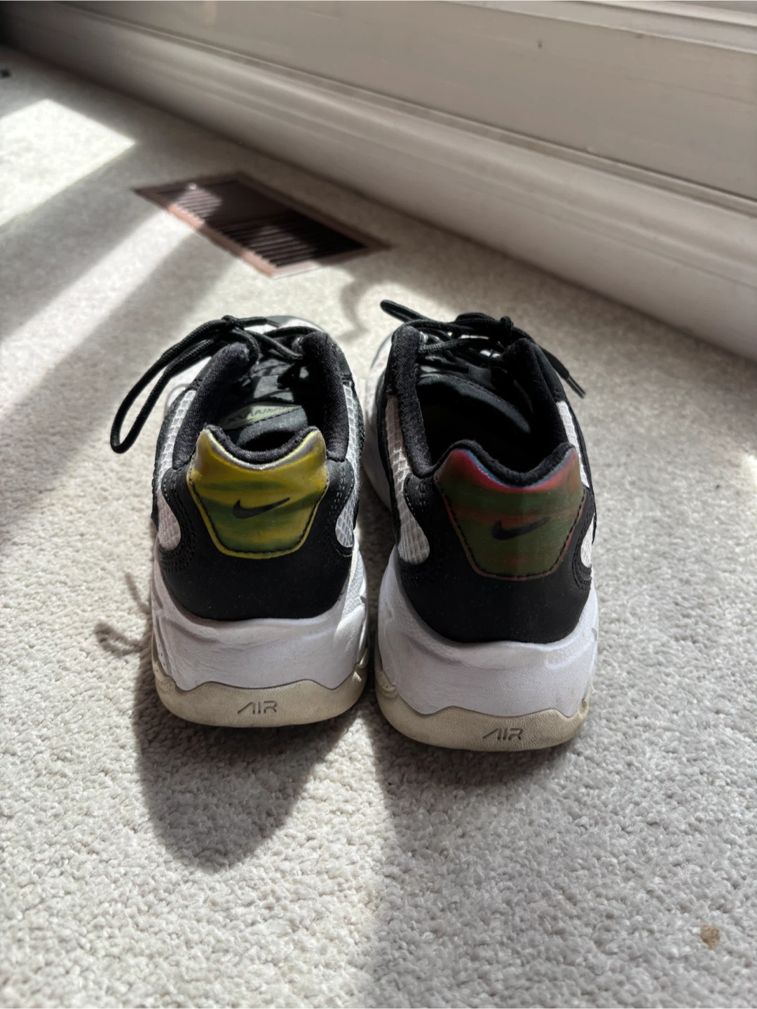 Nike Air Max Black & White Size 7 - photo 3