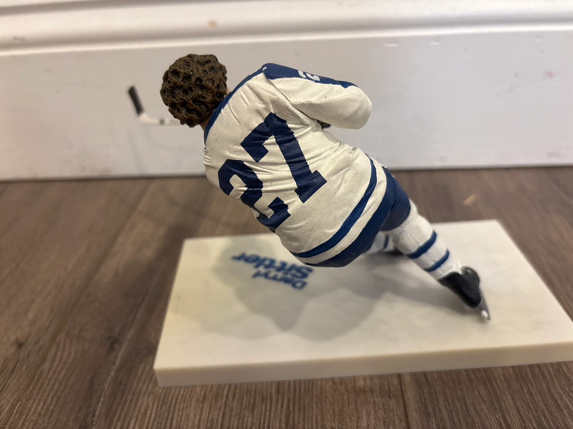 Darryl Sittler Toronto Maple Leafs Figure - photo 2