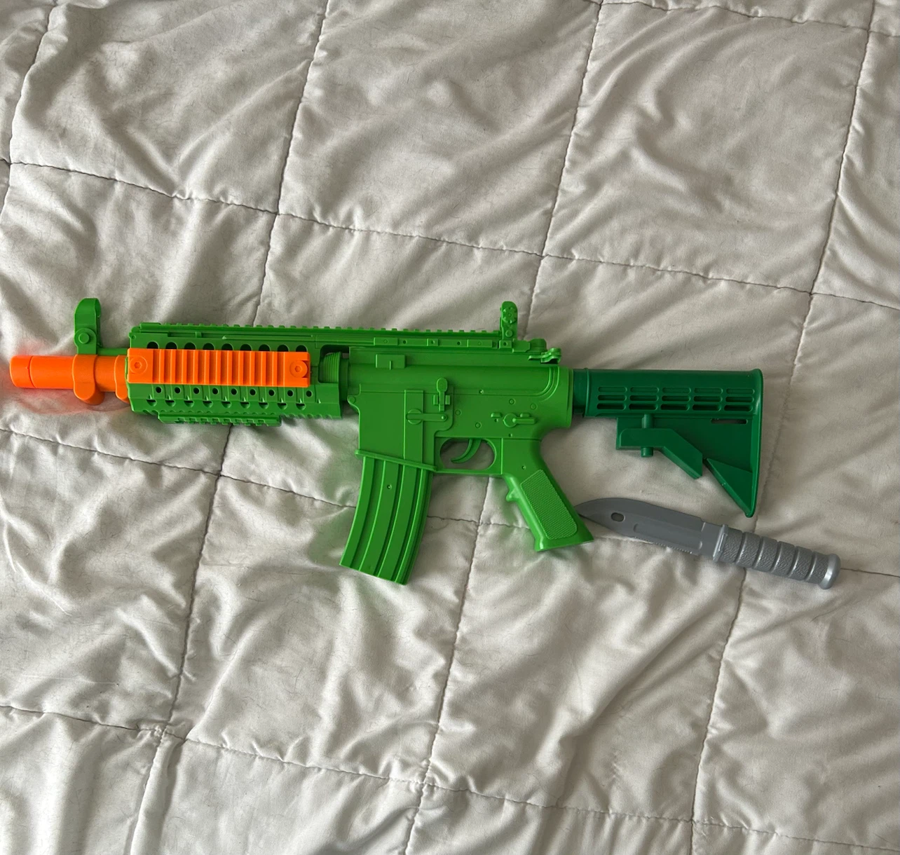 Green Toy Assault Rifle with Knife