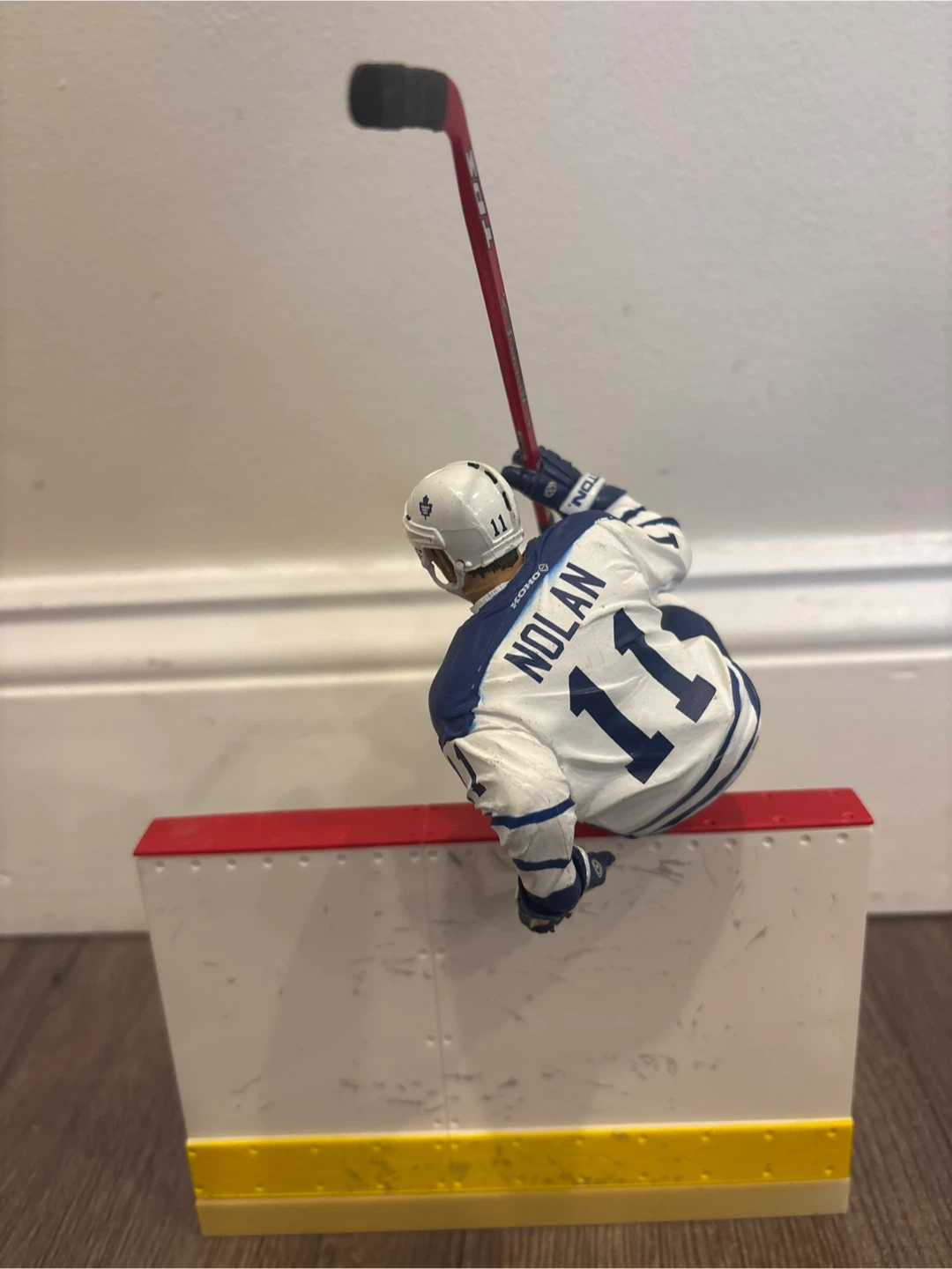Toronto Maple Leafs Owen Nolan Hockey Figurine - photo 2
