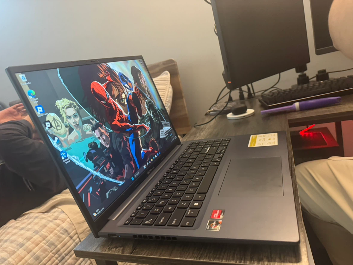ASUS Vivobook Laptop - photo 3