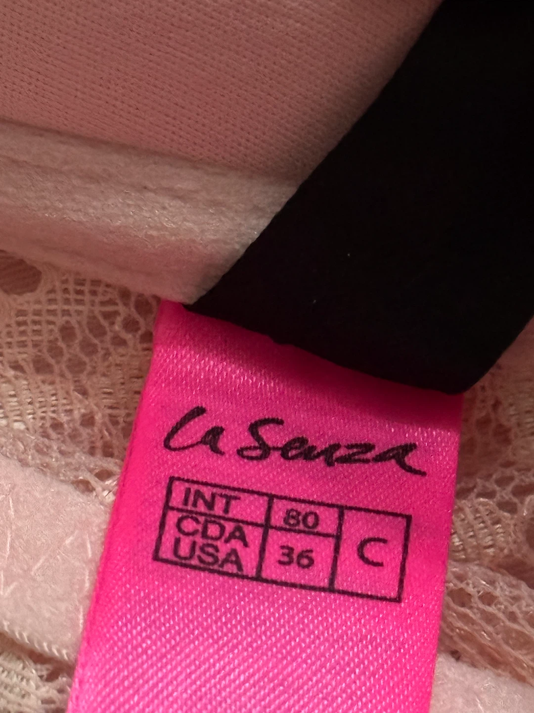 La Senza Pink Lace Plunge Bra - photo 4