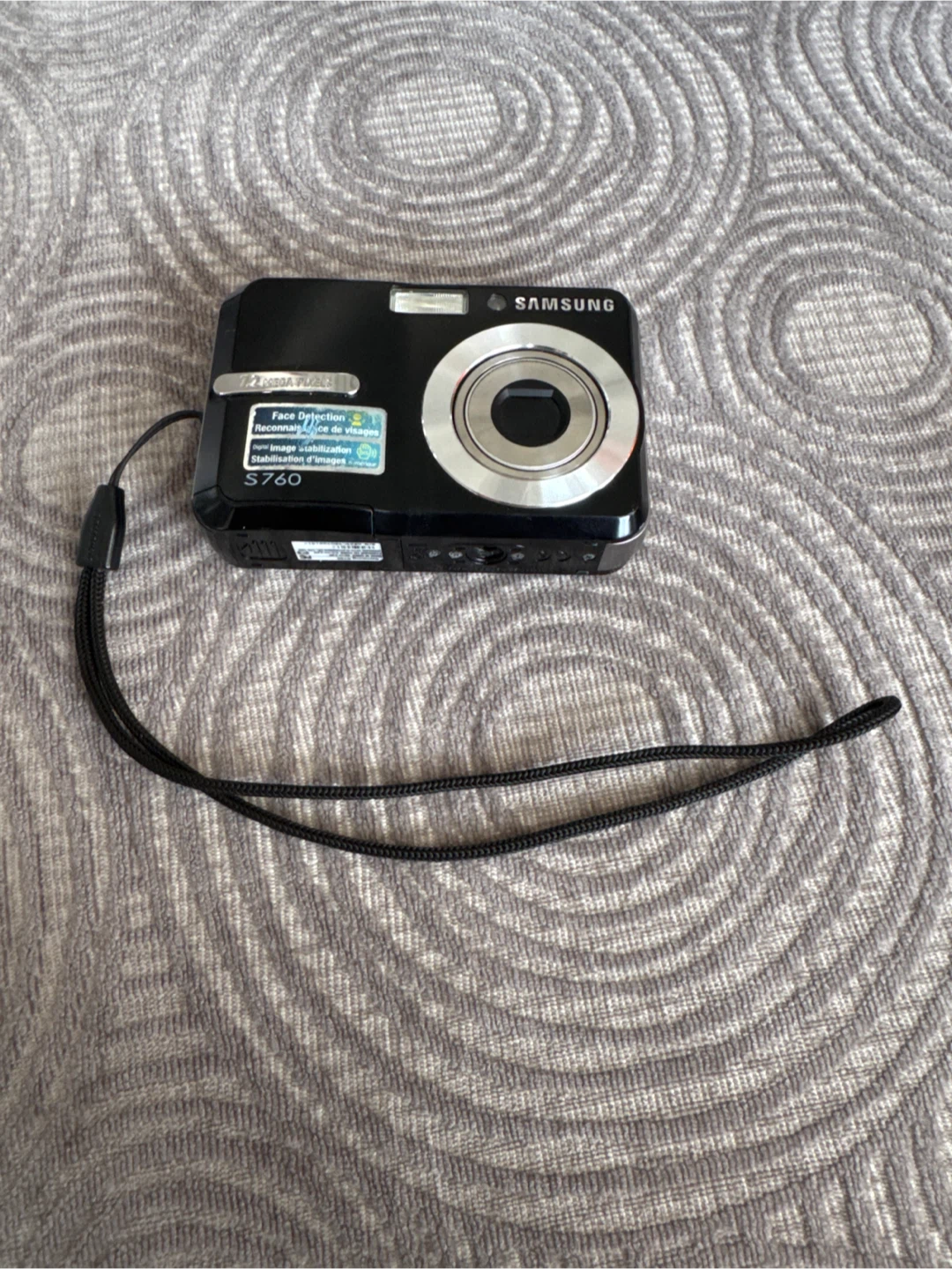 Samsung Digital Camera with a 16GB MultiMediaCard - photo 2