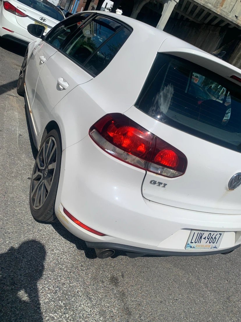 2014 White Volkswagen GTI Hatchback - photo 3