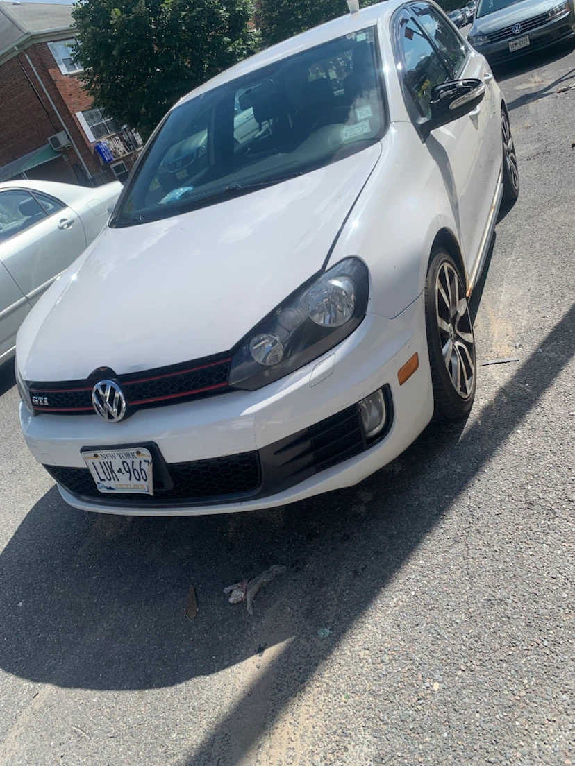 2014 White Volkswagen GTI Hatchback - photo 4
