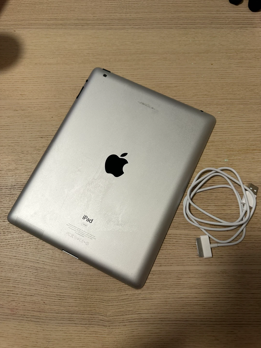 Apple iPad 2 16GB WiFi – Tested Working + Charging Cable | A1395