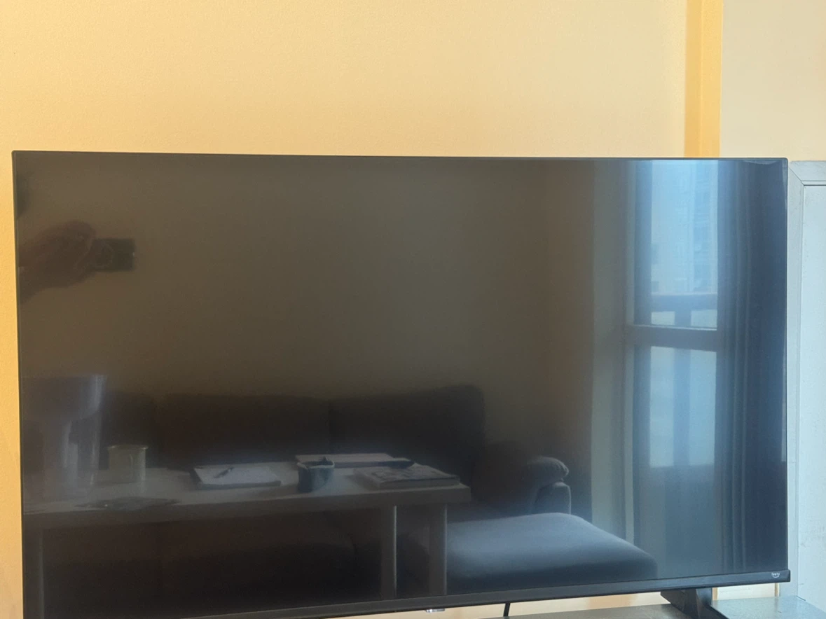 Hisense 43" 4K UHD QLED Smart Fire TV - photo 3
