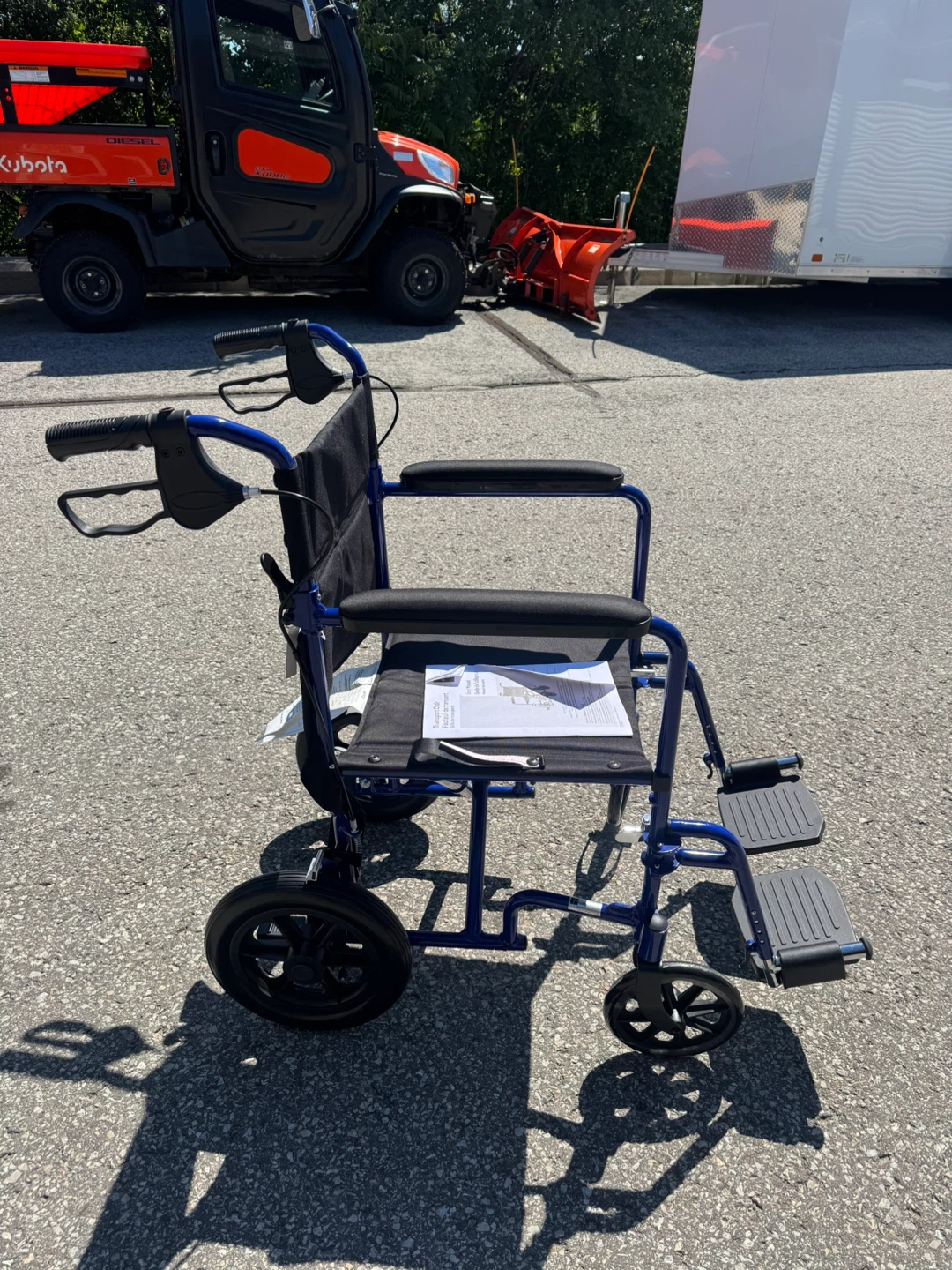 MEDLINE TRANSPORT CHAIR NEW DELIVERED - photo 3