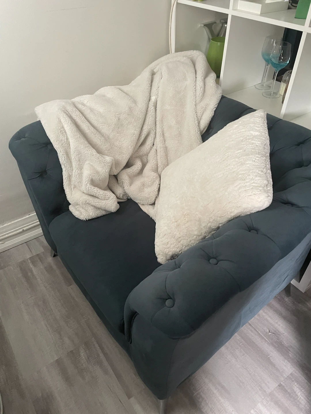 Dark Teal Tufted Accent Chair