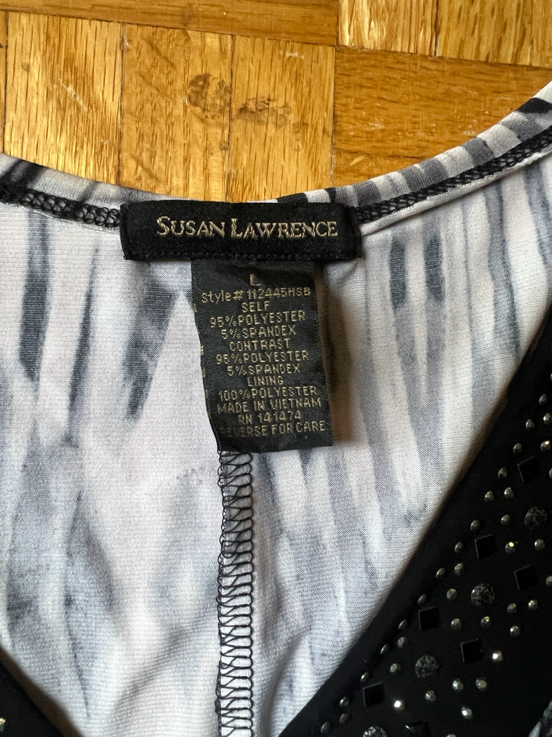 Susan Lawrence Women's Sleeveless Embellished V-Neck Top Size L - photo 2