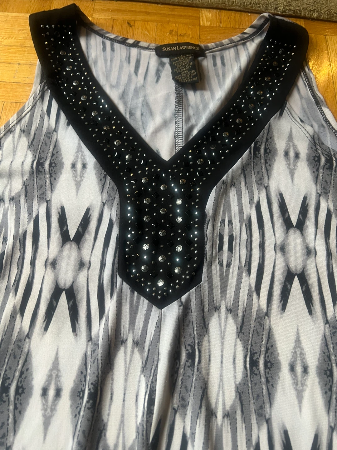 Susan Lawrence Women's Sleeveless Embellished V-Neck Top Size L - photo 3