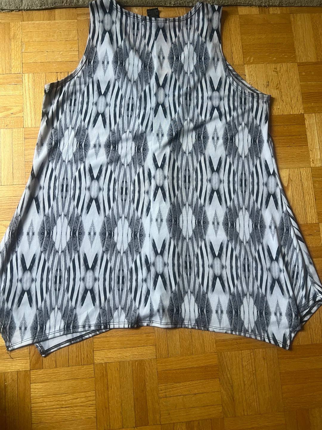 Susan Lawrence Women's Sleeveless Embellished V-Neck Top Size L - photo 4