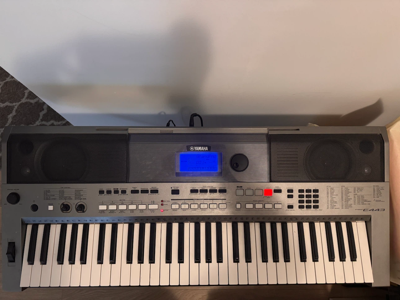 Yamaha PSR-E443 Keyboard for sale - photo 2