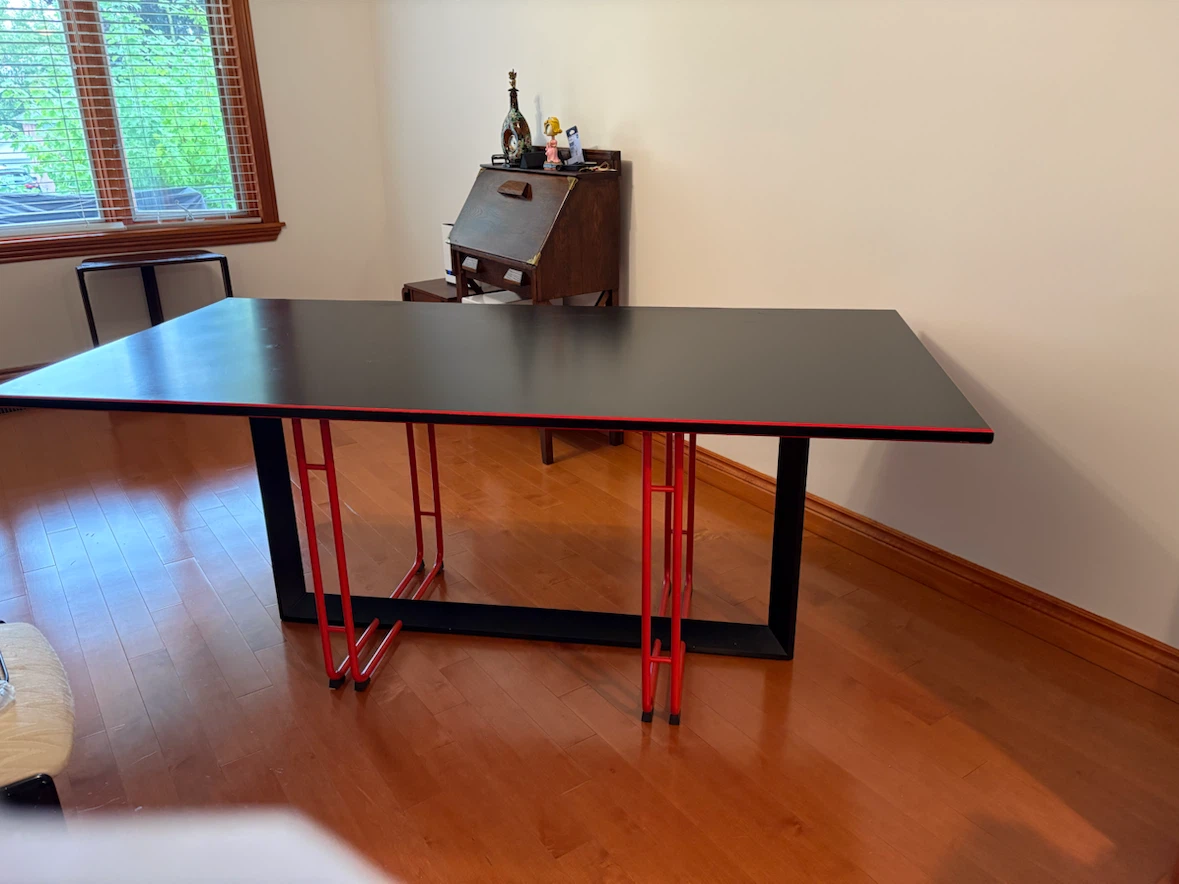 Table Black with Red Accents - photo 2