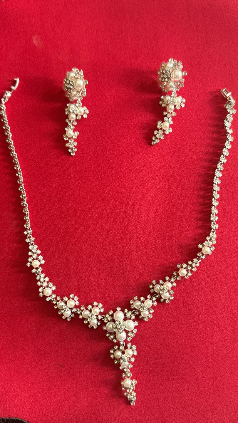 Pearl and Rhinestone Necklace and Earring Set - photo 2