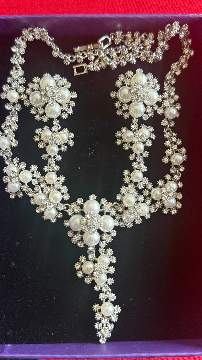 Pearl and Rhinestone Necklace and Earring Set - photo 5
