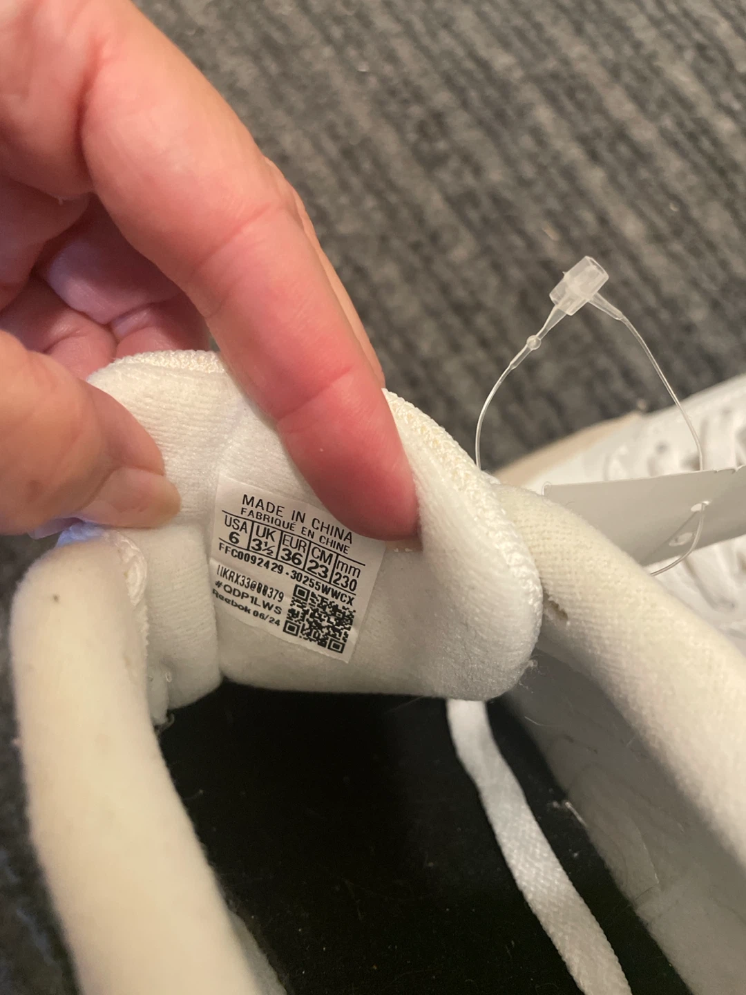 Reebok White Suede Casual Shoes - photo 4