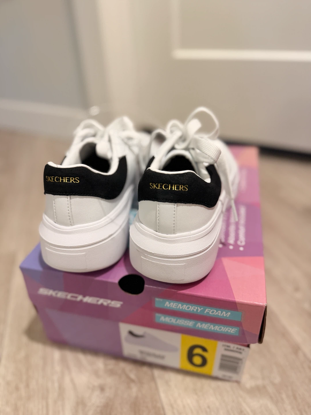 Skechers Women's White Memory Foam Sneakers Size 6 - photo 2