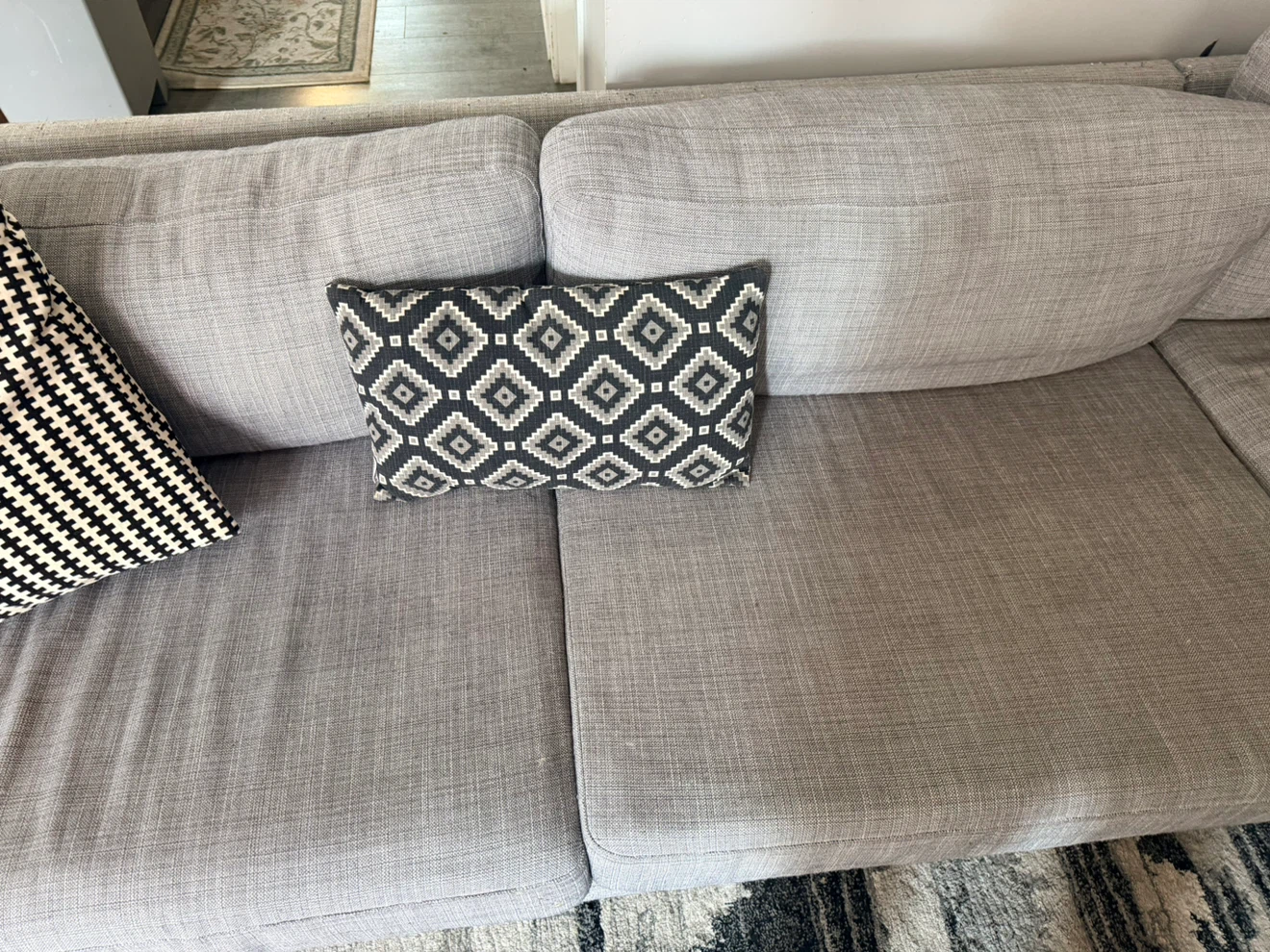 Grey sectional sofa with wooden legs - photo 4