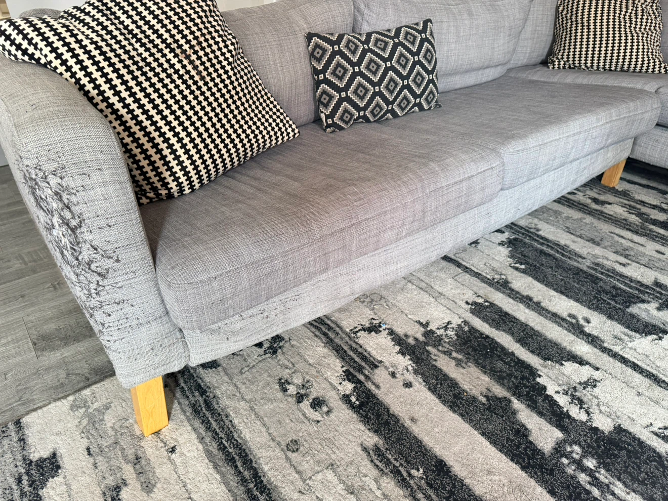 Grey sectional sofa with wooden legs - photo 5