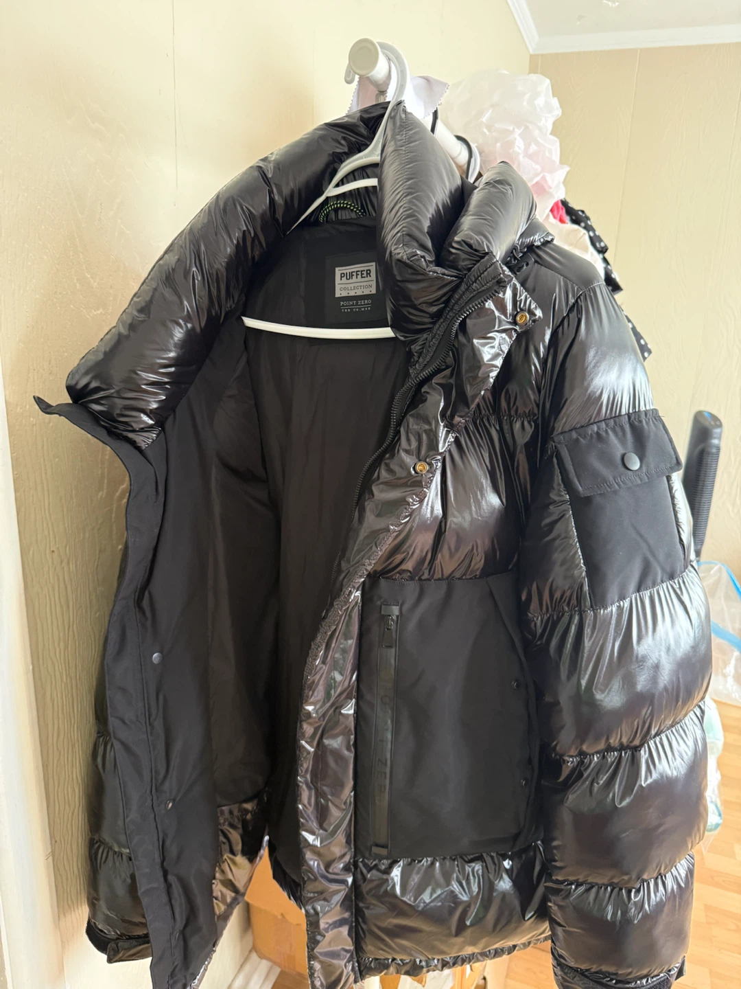Point Zero Puffer Jacket – Unisex- Black- L/XL