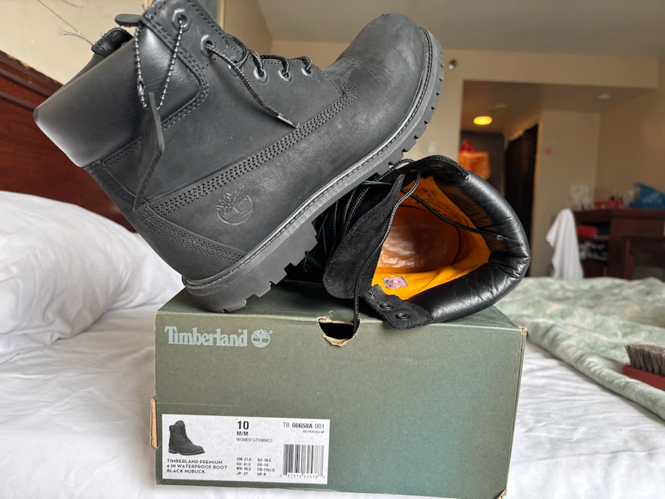 Timberland Premium 6-in Waterproof Black Nubuck Boots Size 10