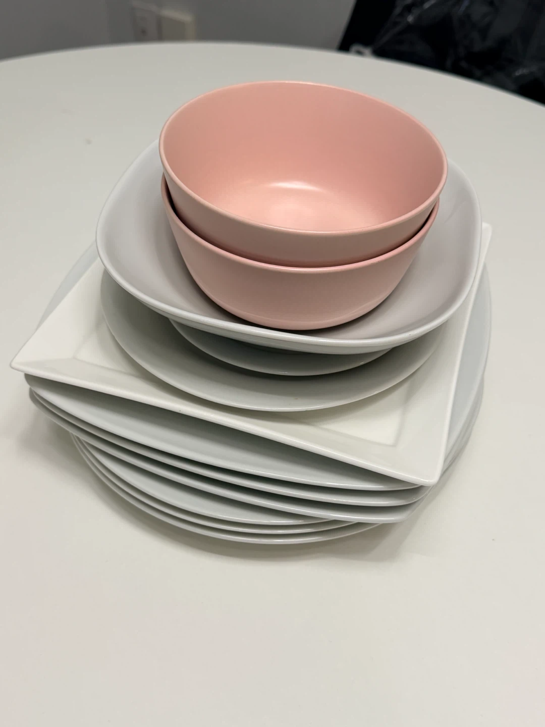 Dinnerware - Plates & bowls