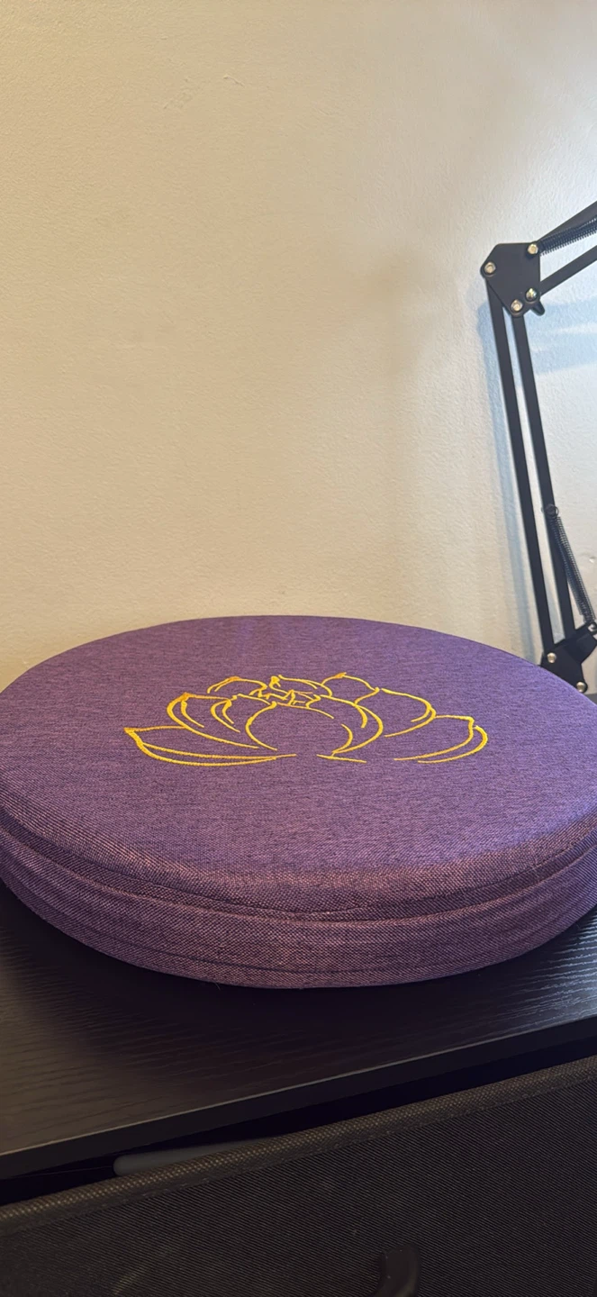 Purple lotus meditation floor cushion - photo 2