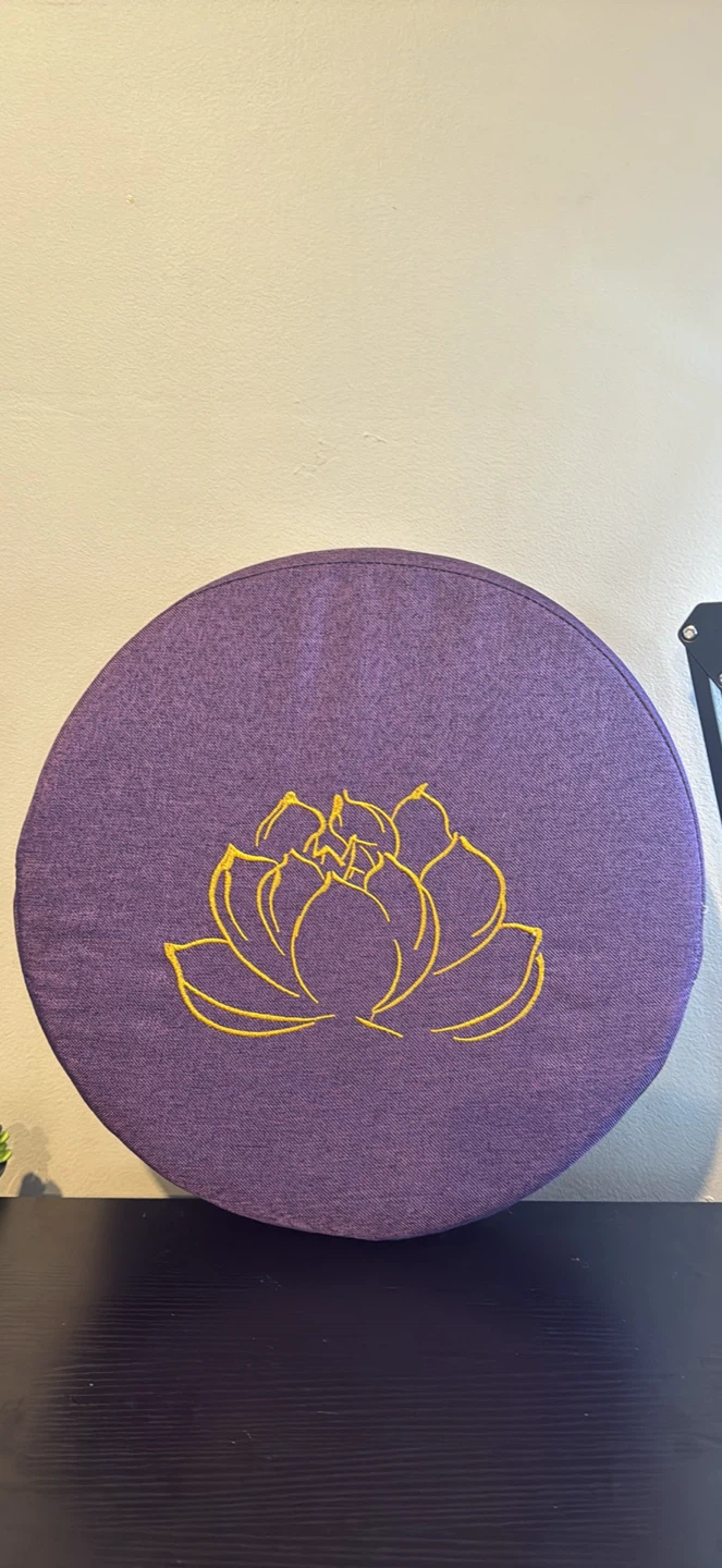 Purple lotus meditation floor cushion - photo 3