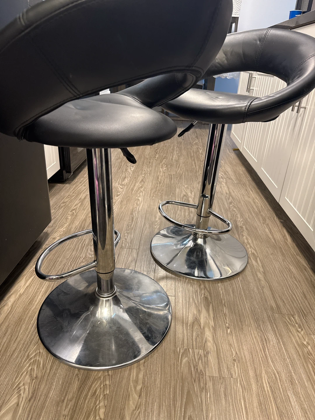 Set of 2 Black Faux Leather Bar Stools - photo 2