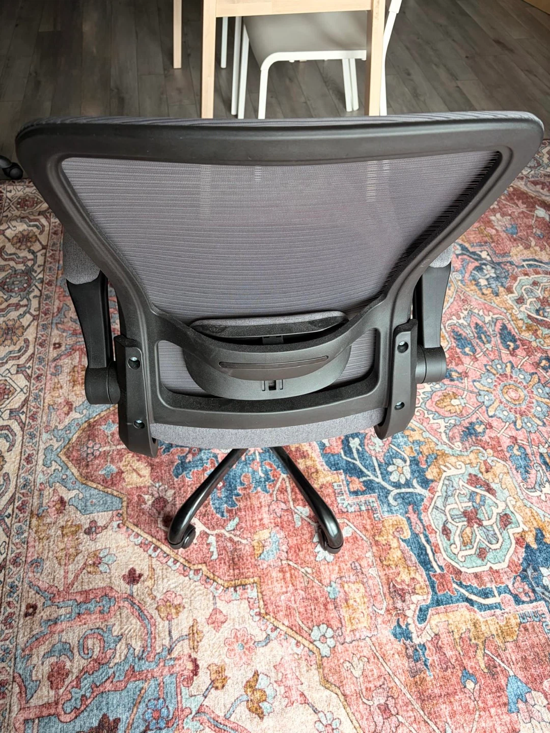 Grey mesh ergonomic office chair - photo 2