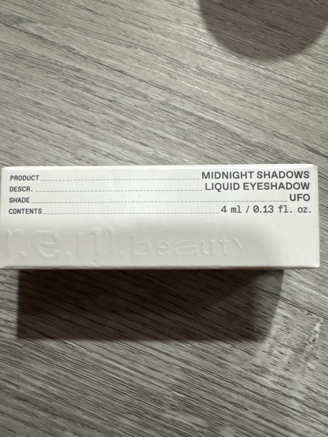 r.e.m. beauty Midnight Shadows Liquid Eyeshadow UFO
