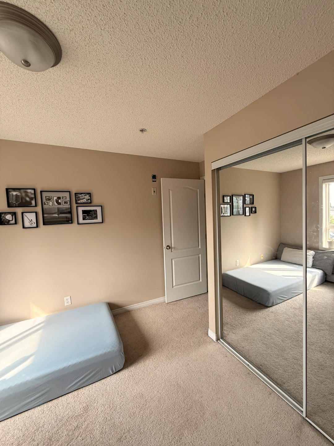 Private Room for rent with private washroom - photo 3