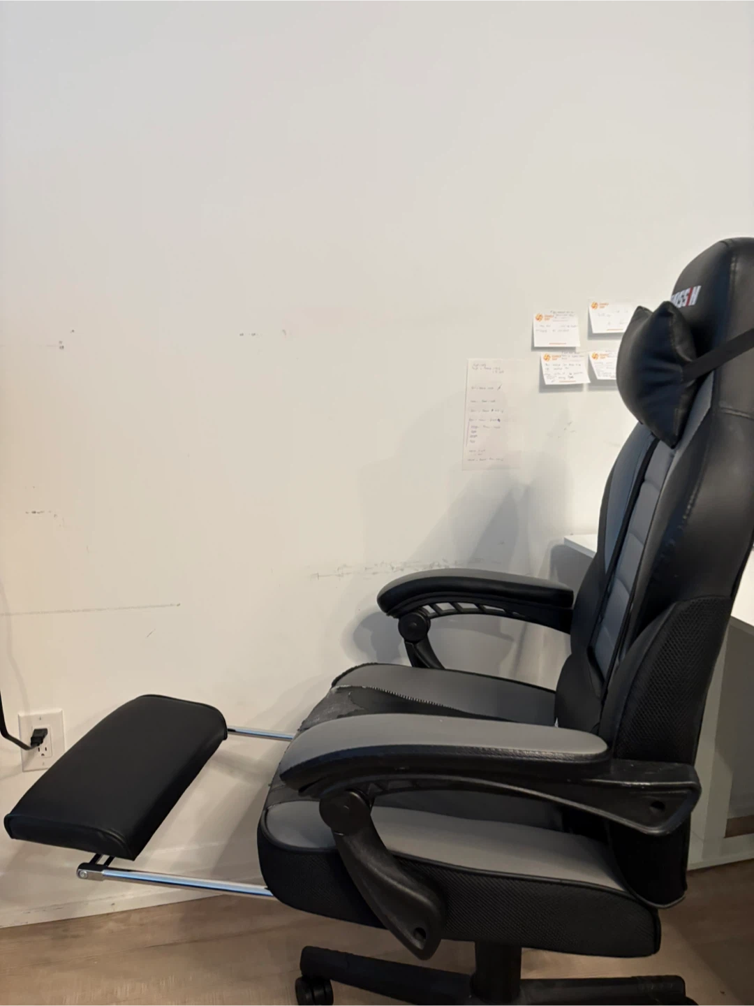 BOSS IN Gaming Chair with Footrest ( Student discount available) - photo 3