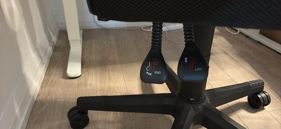 BOSS IN Gaming Chair with Footrest ( Student discount available) - photo 4