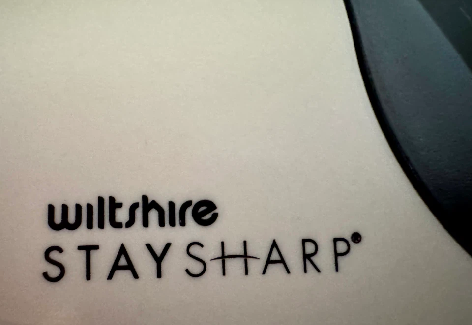 Kitchen sharpening knife