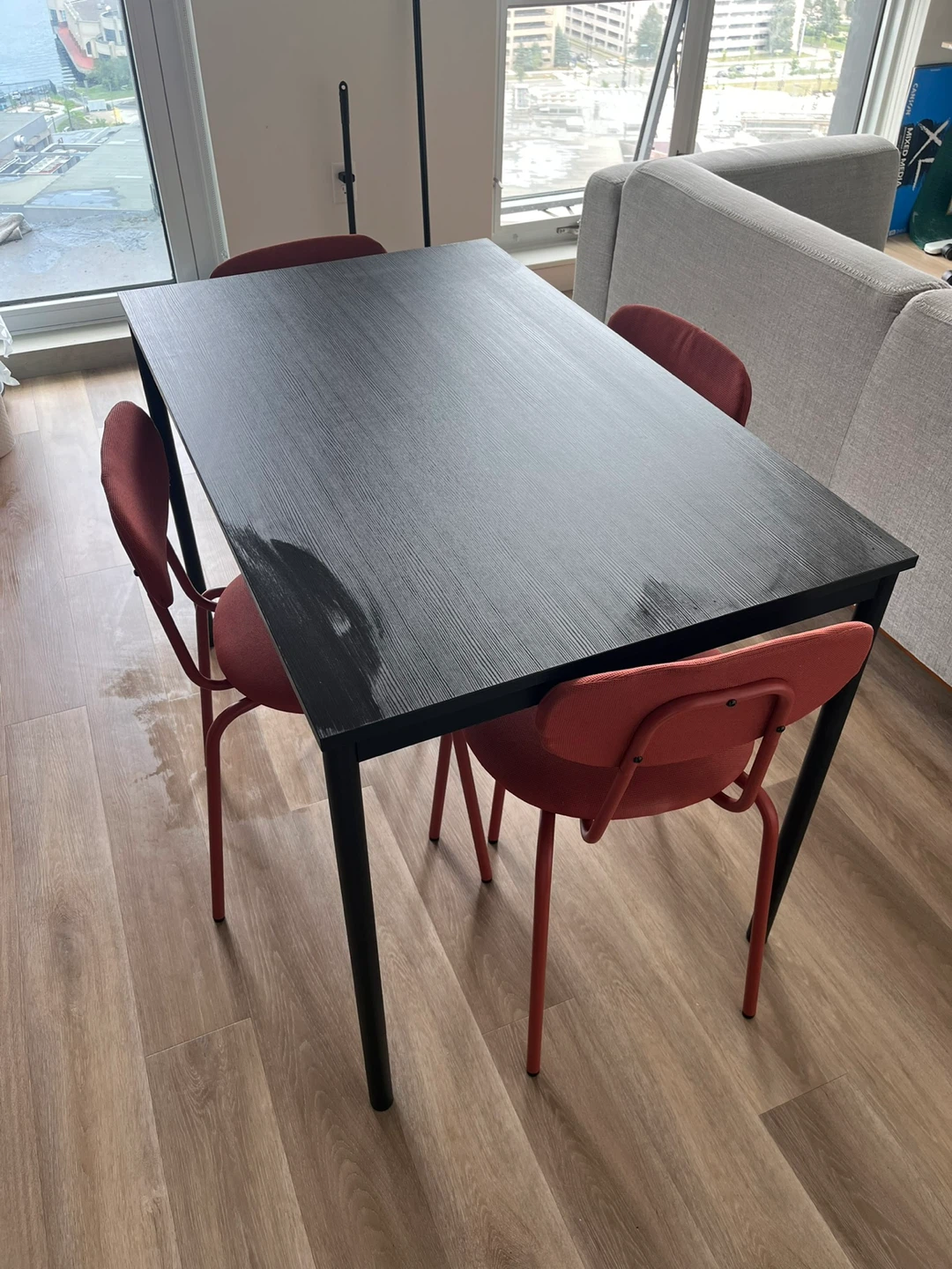 SANDSBERG Dining Table and 4 Chairs