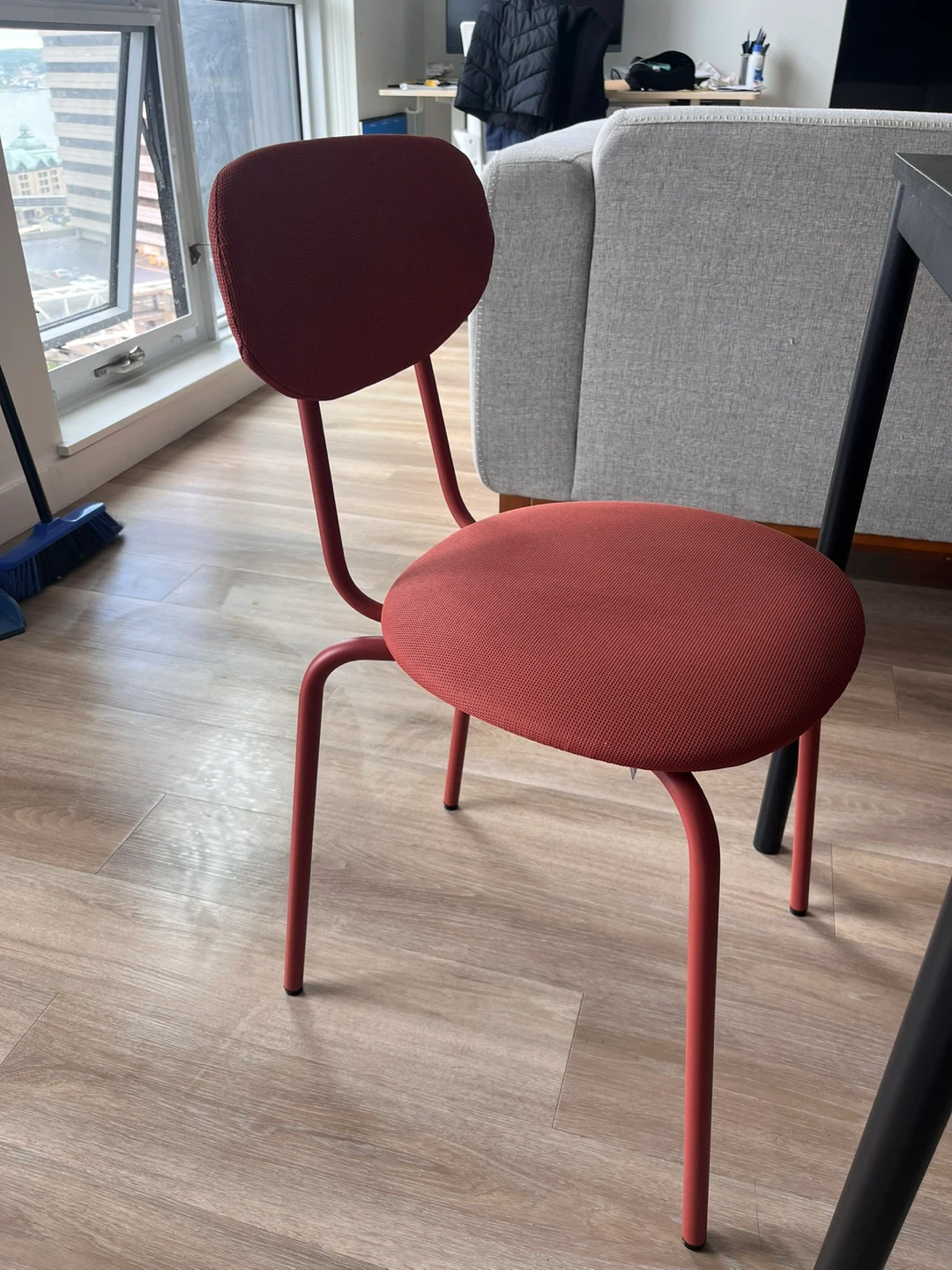 SANDSBERG Dining Table and 4 Chairs - photo 3