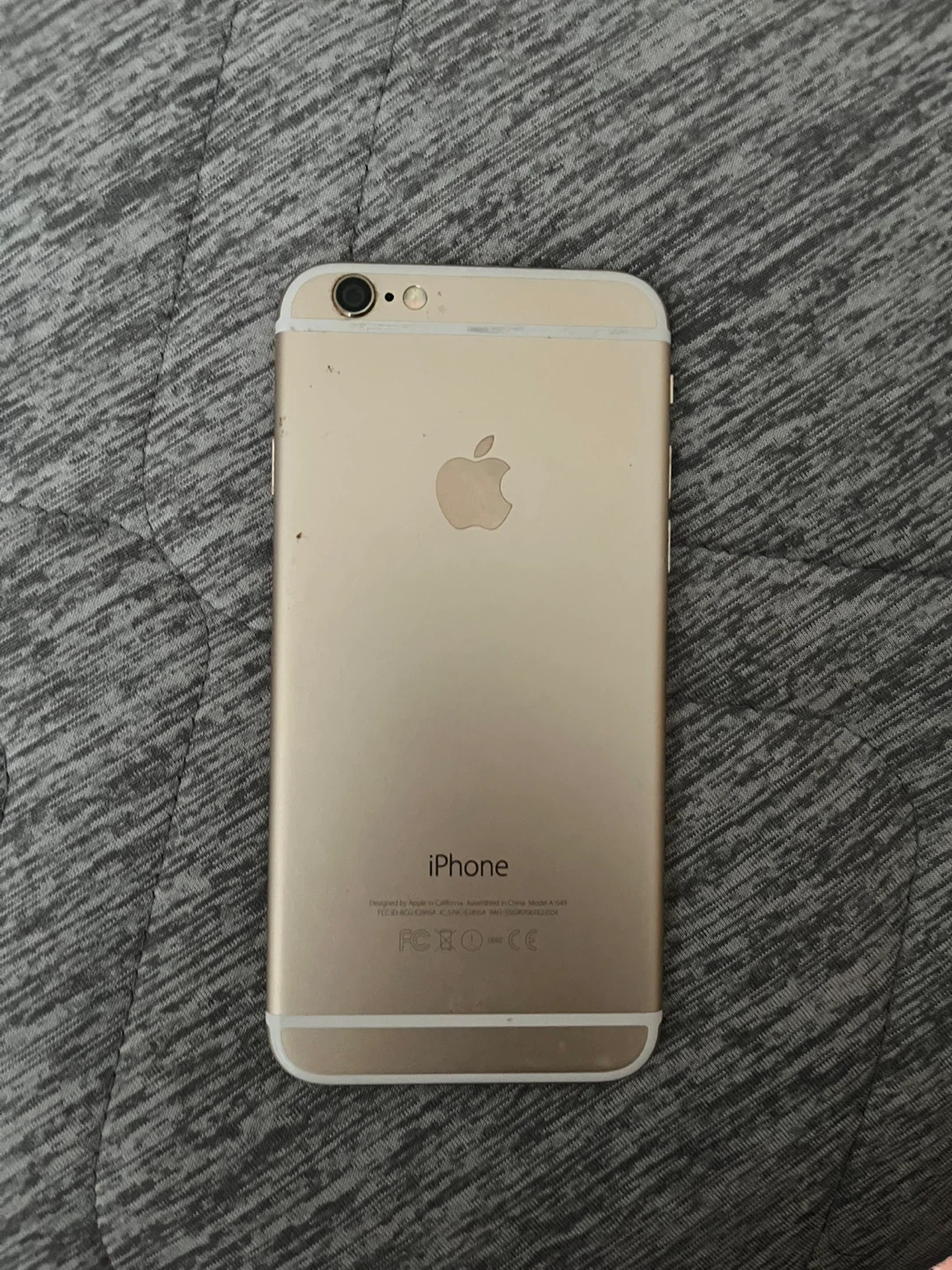 Apple iPhone 6s - Gold (Port Perry pickup) - photo 2