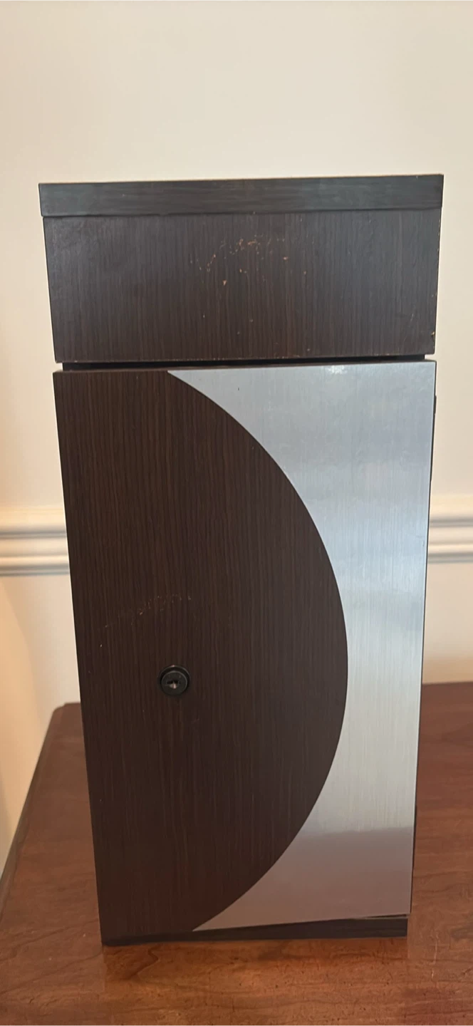 Vintage Wood & Silver Accent Display Cabinet - photo 3