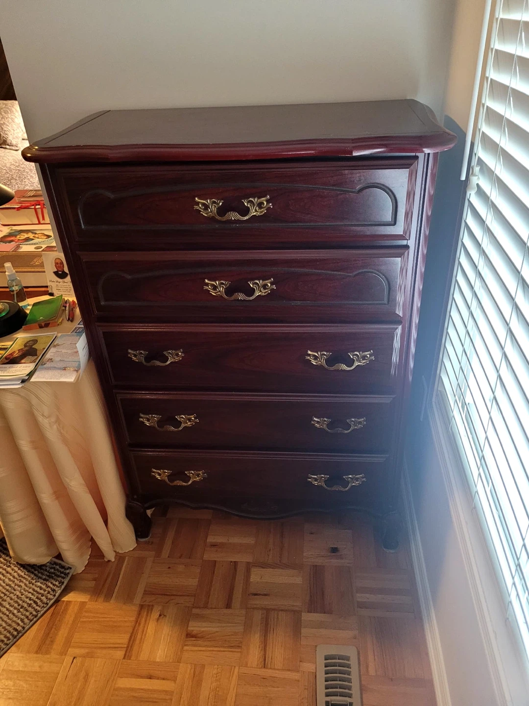 Dark Wood 5-Drawer Dresser