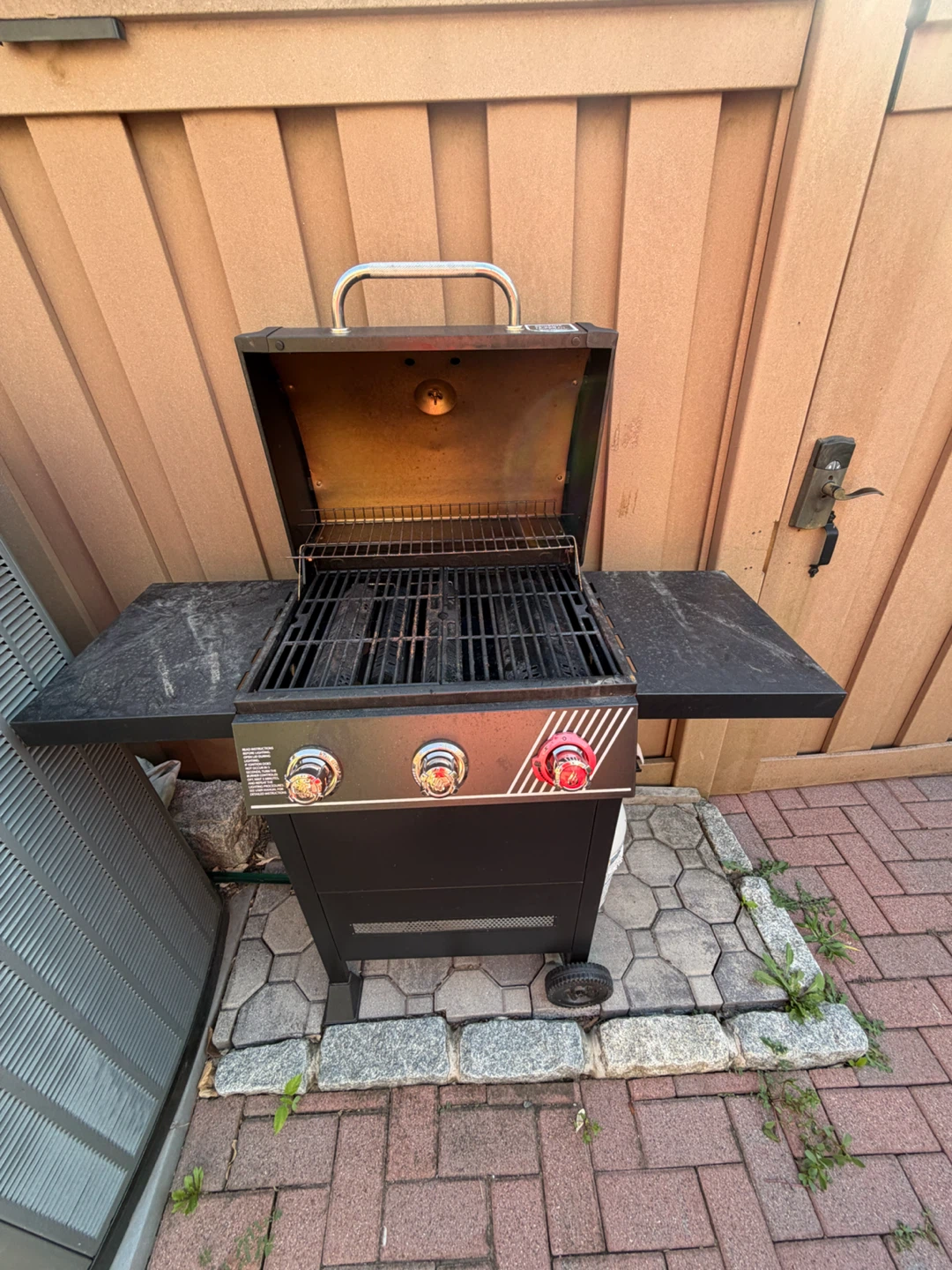 Dyna-Glo 3 Burner +  Propane Gas