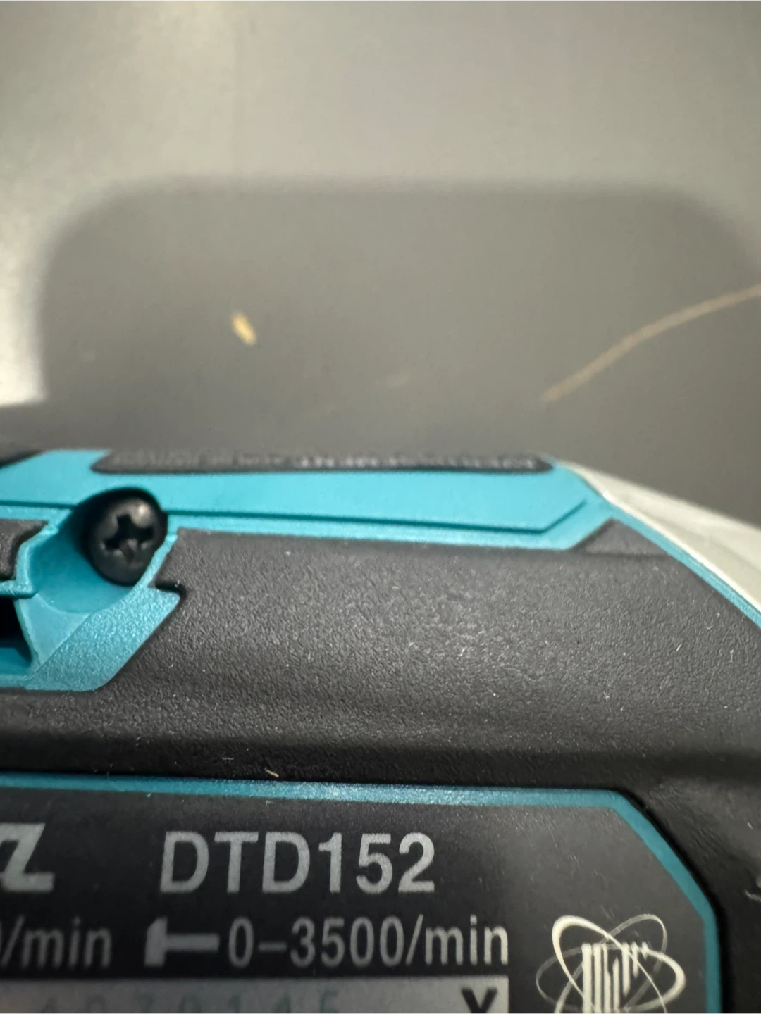 Makita DTD152 Impact Driver with DC18SD Charger & Battery - photo 4