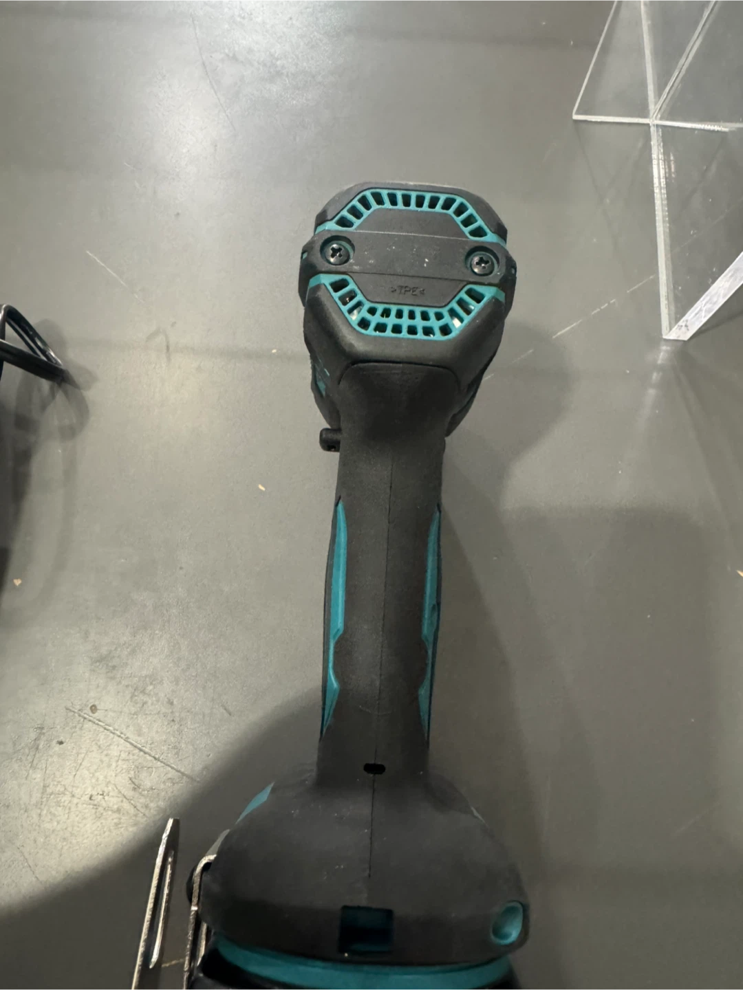 Makita DTD152 Impact Driver with DC18SD Charger & Battery - photo 5
